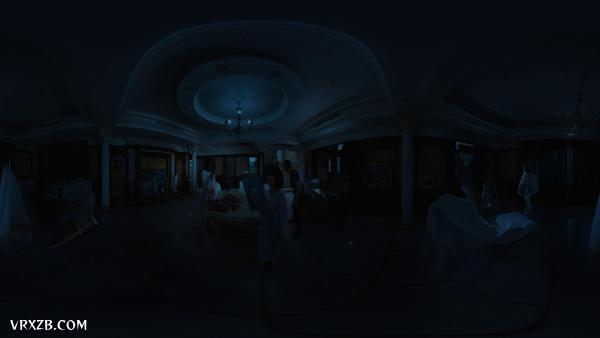 【360° VR】情侣作死探险被鬼上身